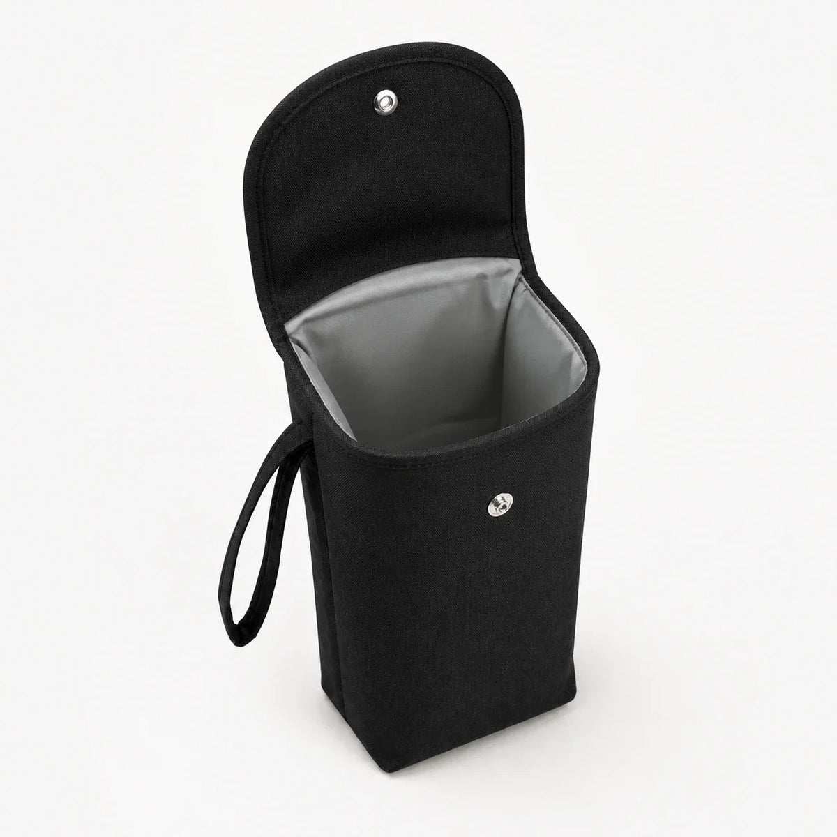 Intérieur de la pochette à couches noire ouverte | NOLIERA
